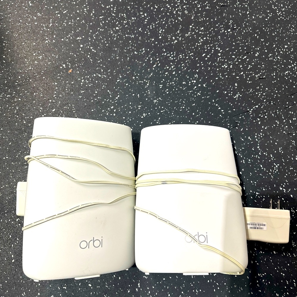 RBR50v2 — Orbi AC3000 Tri-band
WiFi Router